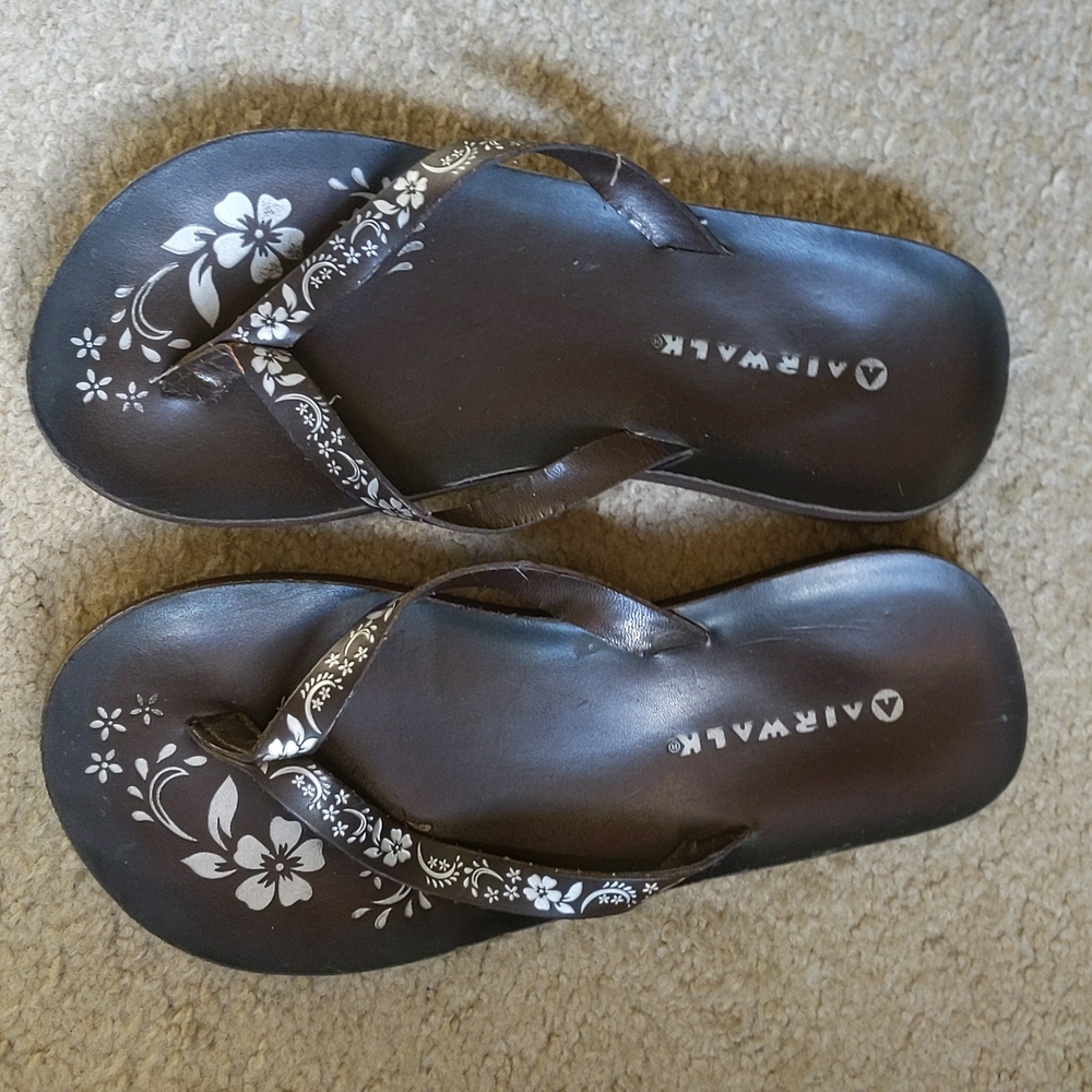 Airwalk Brown and Silver Flipflops